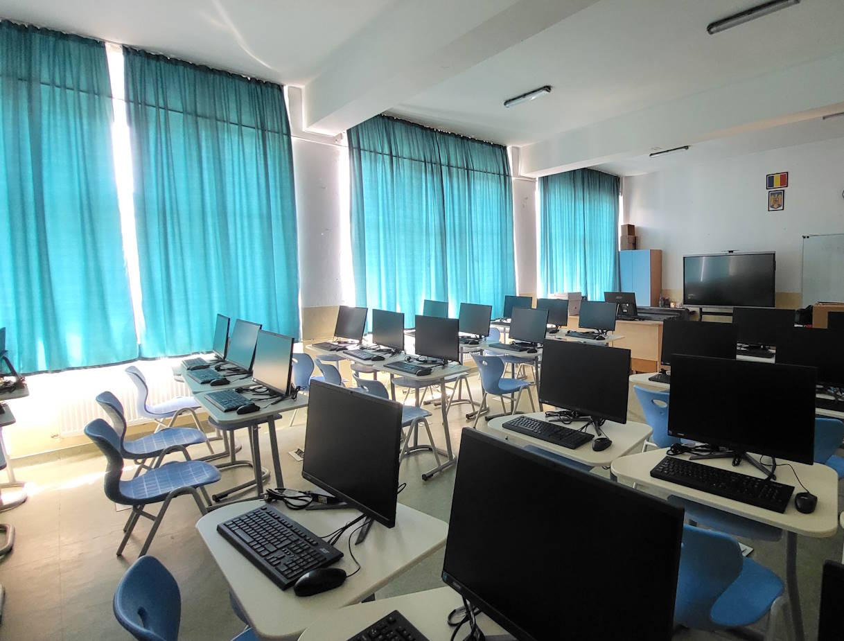 Început de an școlar cu dotări în instituțiile de învățământ